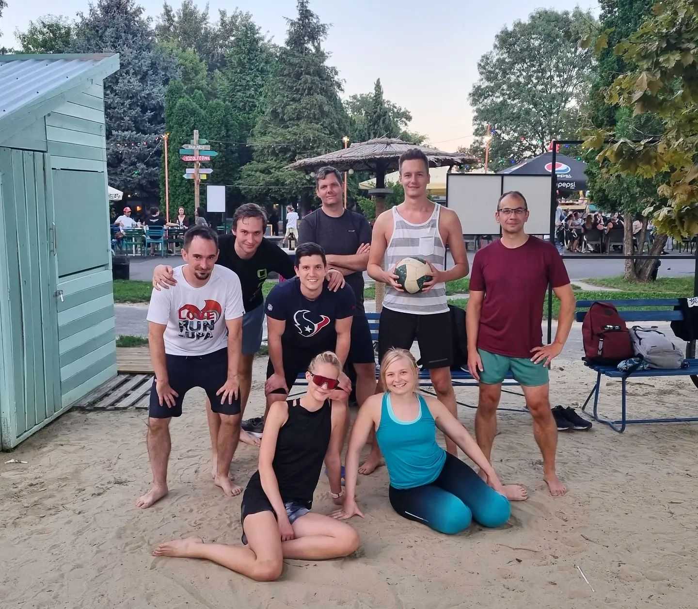A céges foci mellett, már a röpi csapatunk is összeállt 🎉💪🏐

#GrapeSolutions #GrapeCsapat
